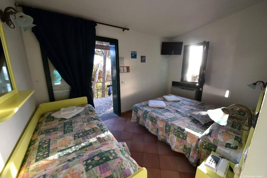 Hotel Club Torre Capovento Sperlonga Bagian luar foto