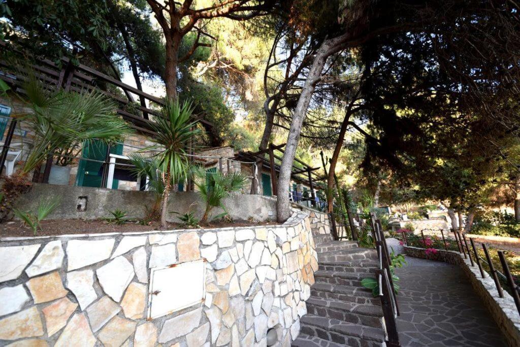 Hotel Club Torre Capovento Sperlonga Bagian luar foto