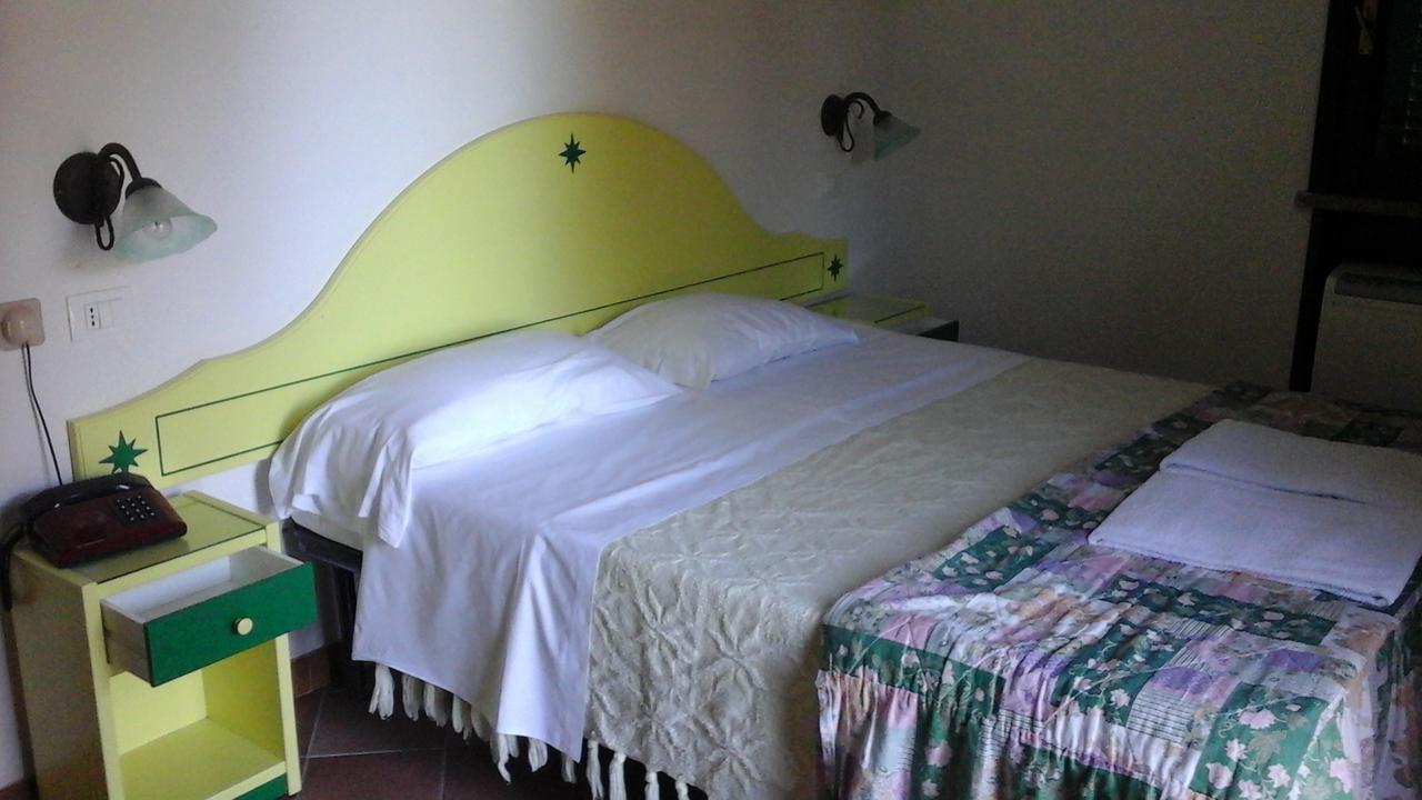 Hotel Club Torre Capovento Sperlonga Bagian luar foto